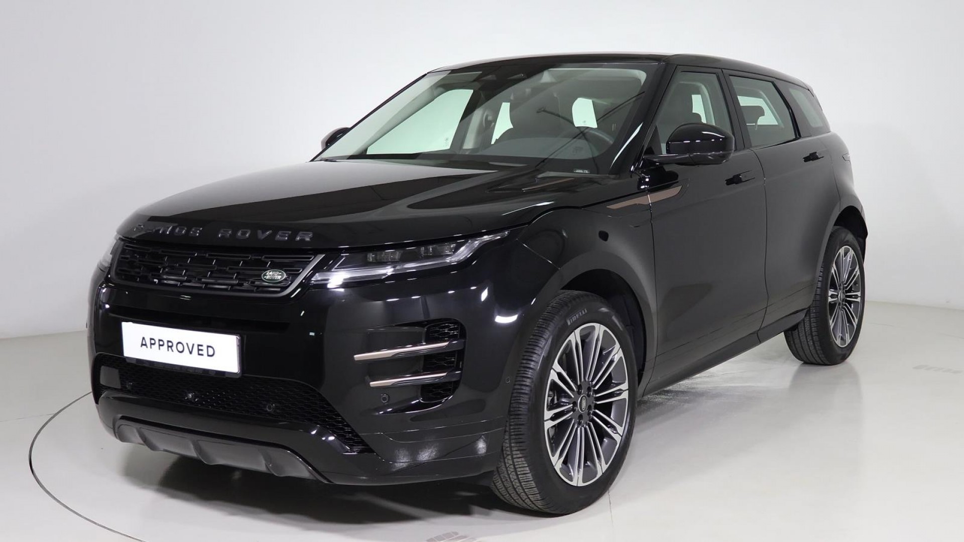 Land Rover Range Rover Evoque Dynamic Se 2024 in Bahrain
