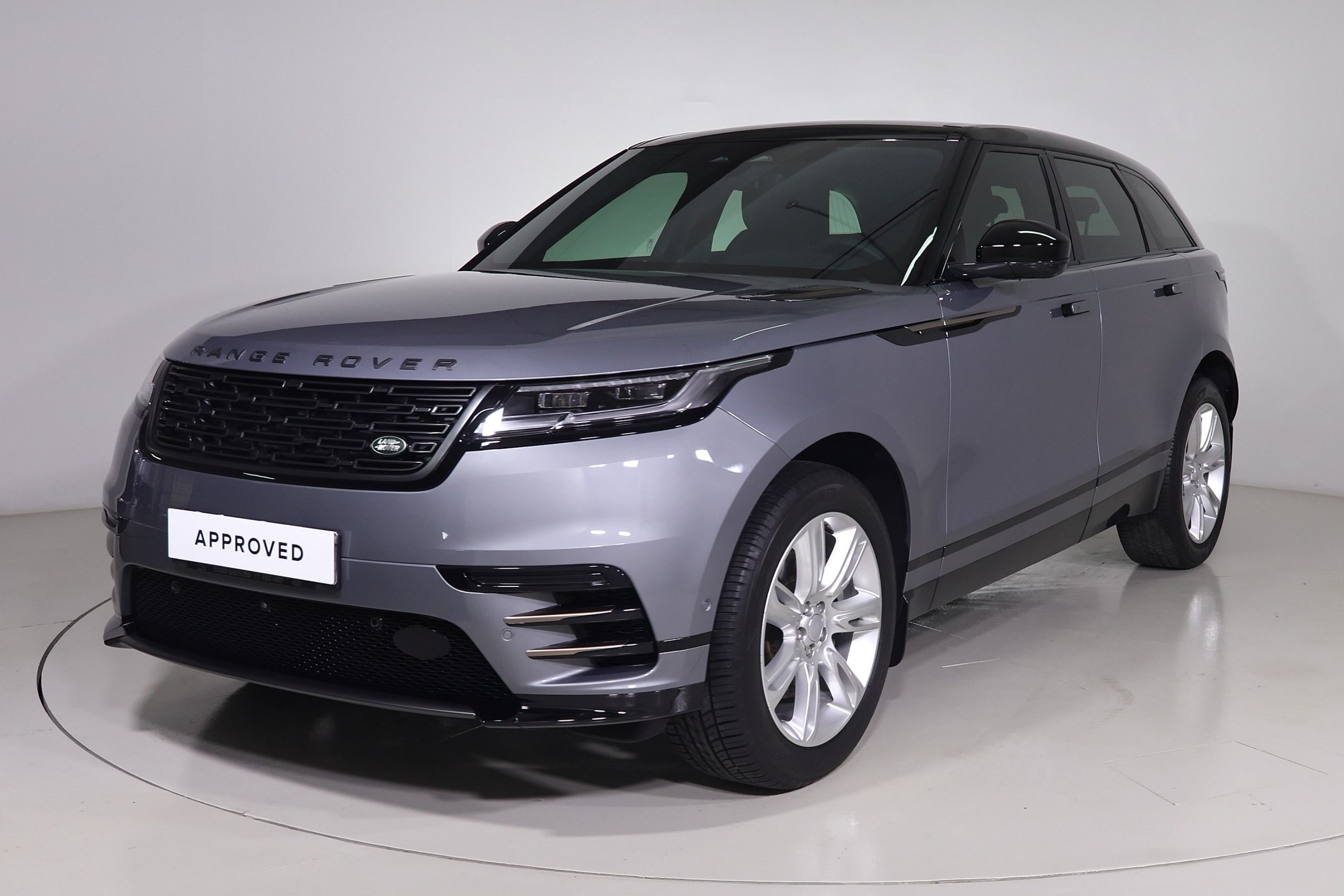 Land Rover Range Rover Velar Dynamic Se 2025 in Bahrain