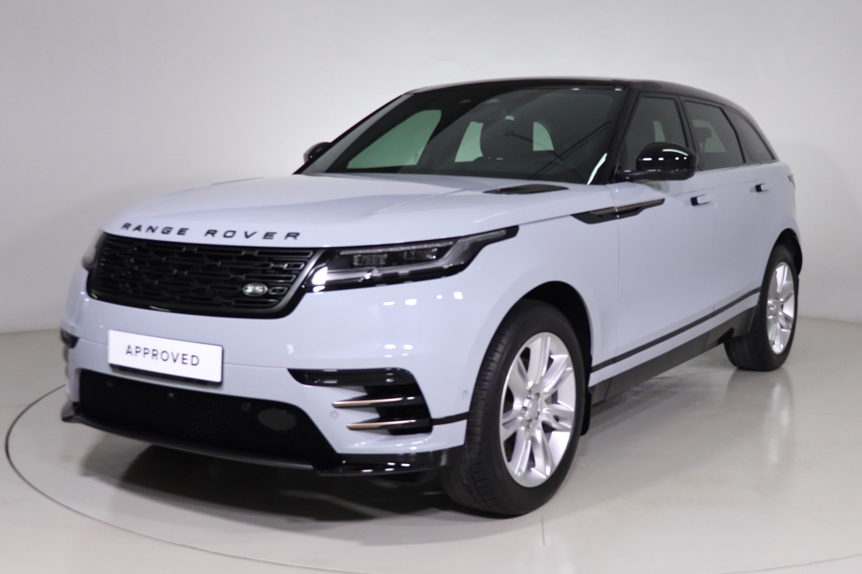 Land Rover Range Rover Velar Dynamic Se 2025 in Bahrain