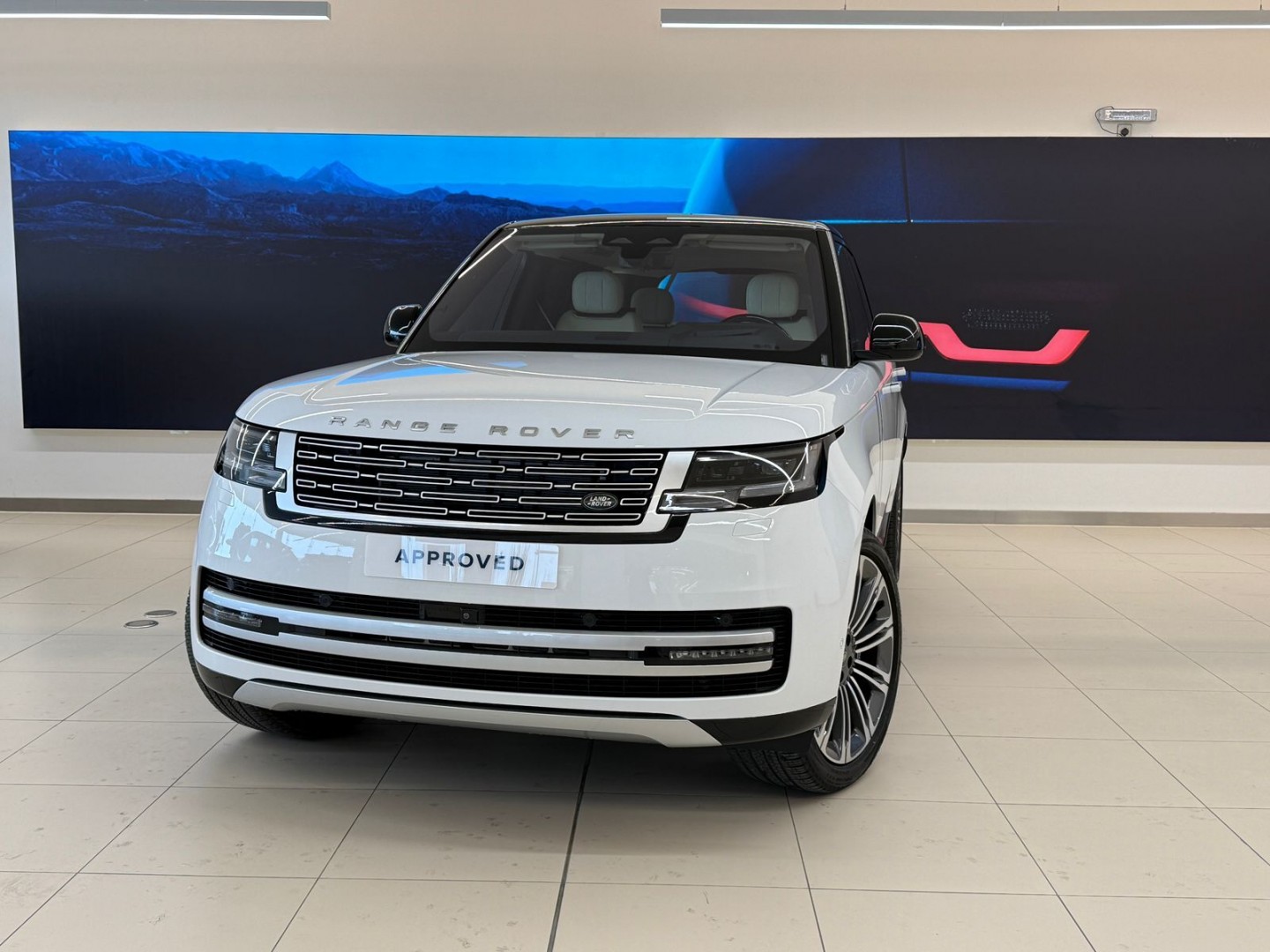 Land Rover Range Rover Autobiography 2023 in Saudi Arabia