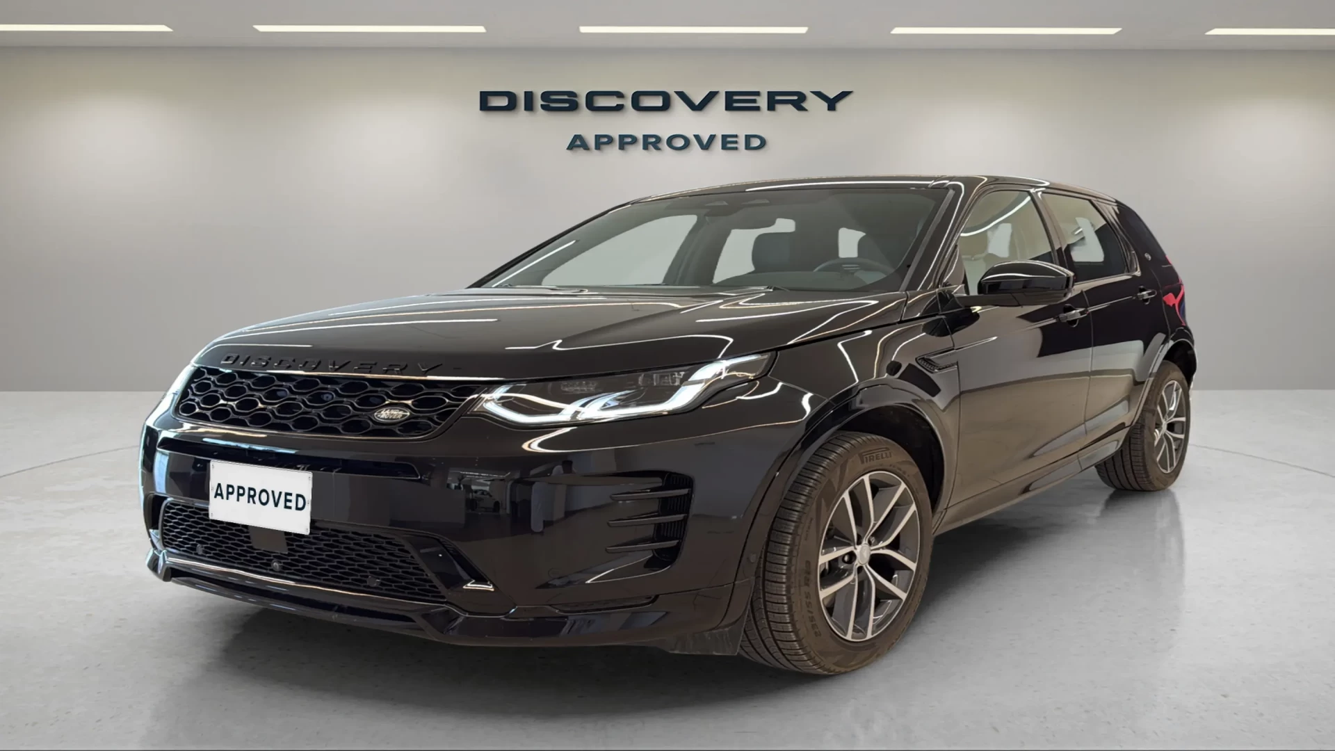 Land Rover Discovery Sport Dynamic Se 2025 in Saudi Arabia