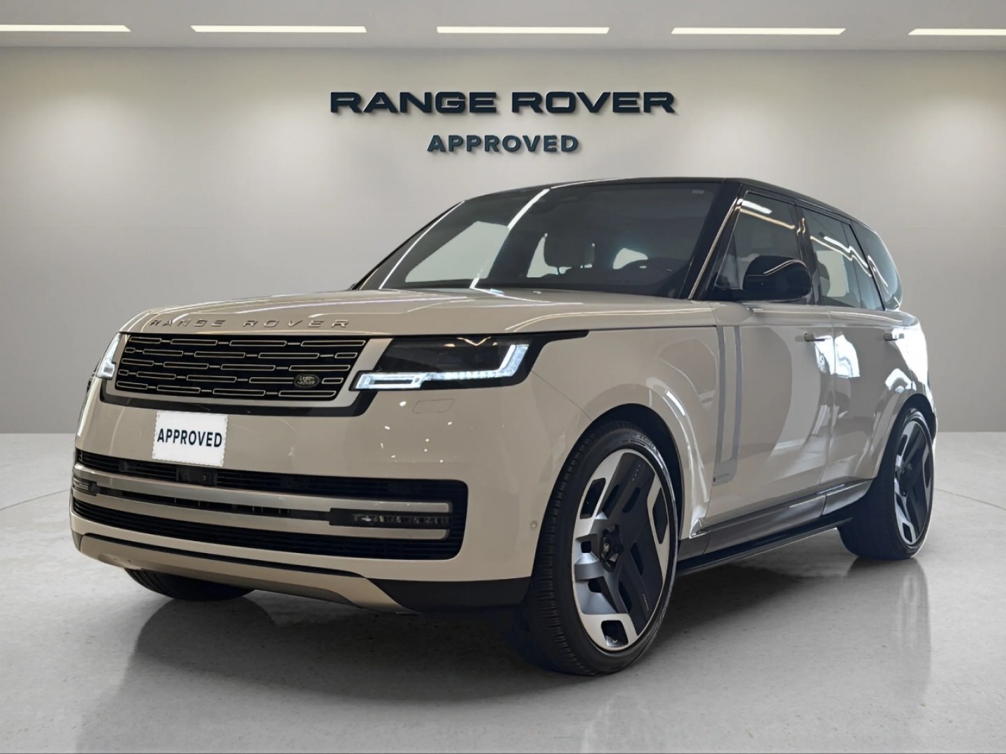 Land Rover Range Rover Autobiography 2023 in Saudi Arabia