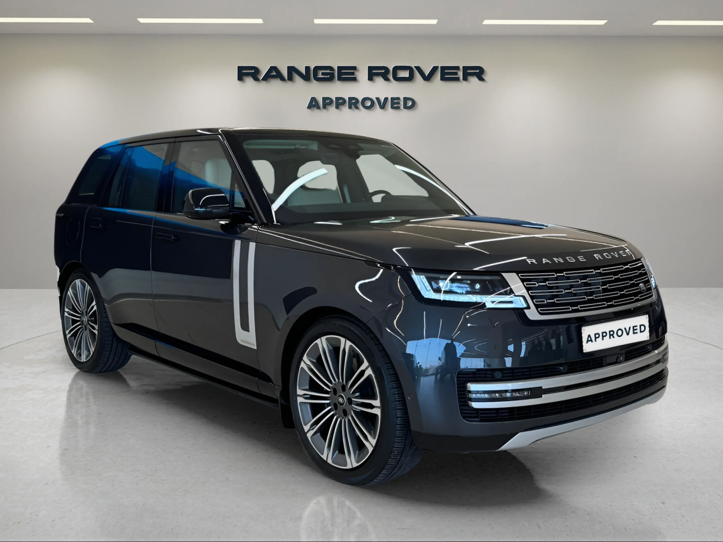 Land Rover Range Rover Velar Dynamic S 2025 in Saudi Arabia