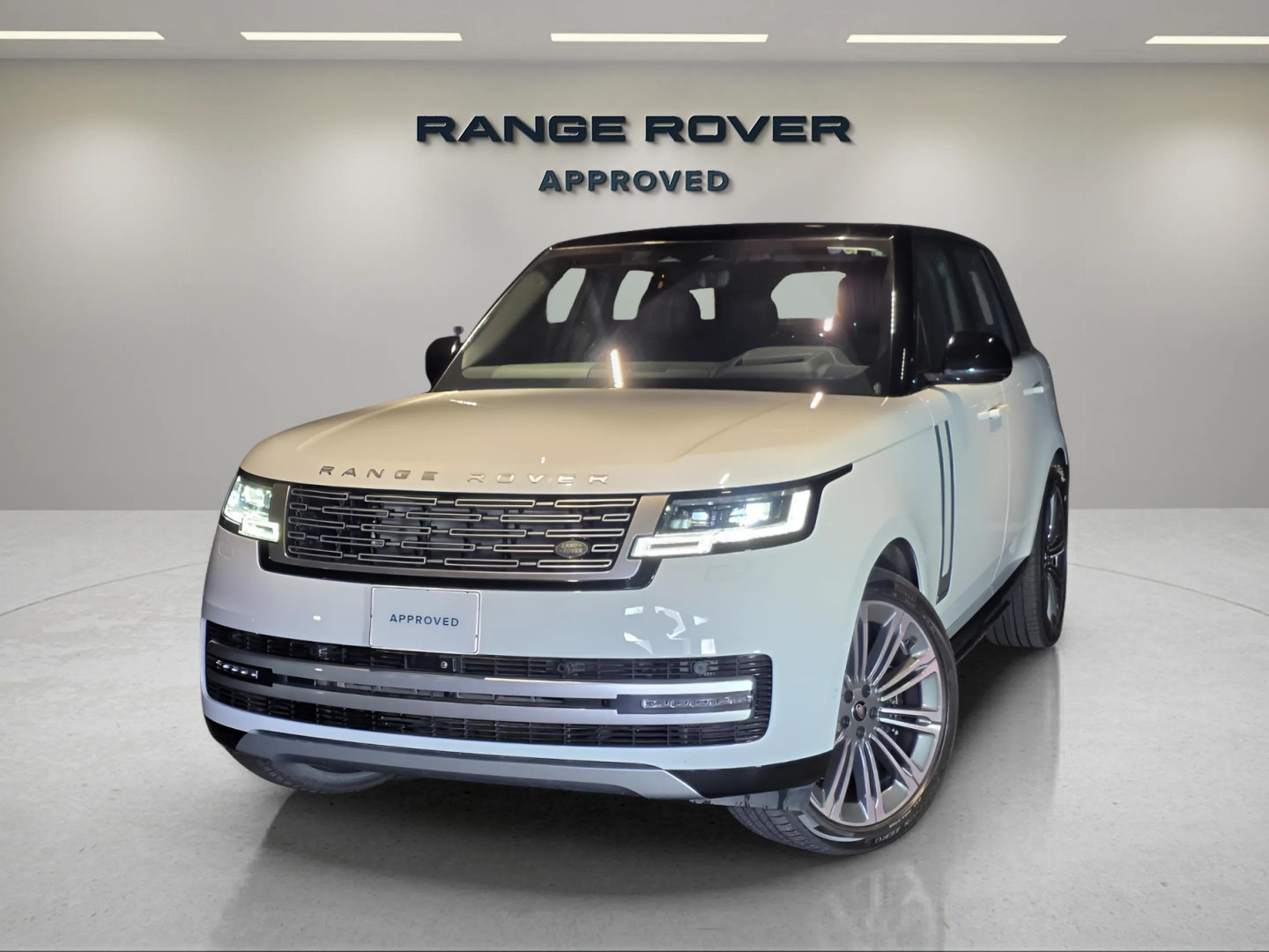 Land Rover Range Rover Autobiography 2023 in Saudi Arabia