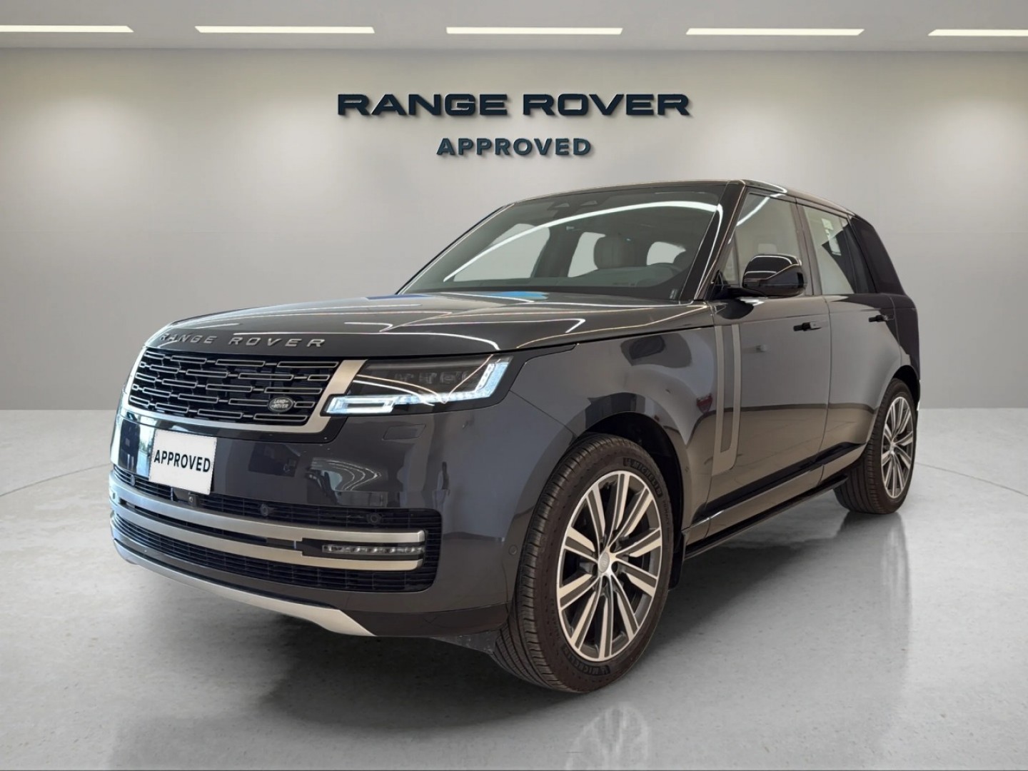 Land Rover Range Rover Hse 2025 in Saudi Arabia