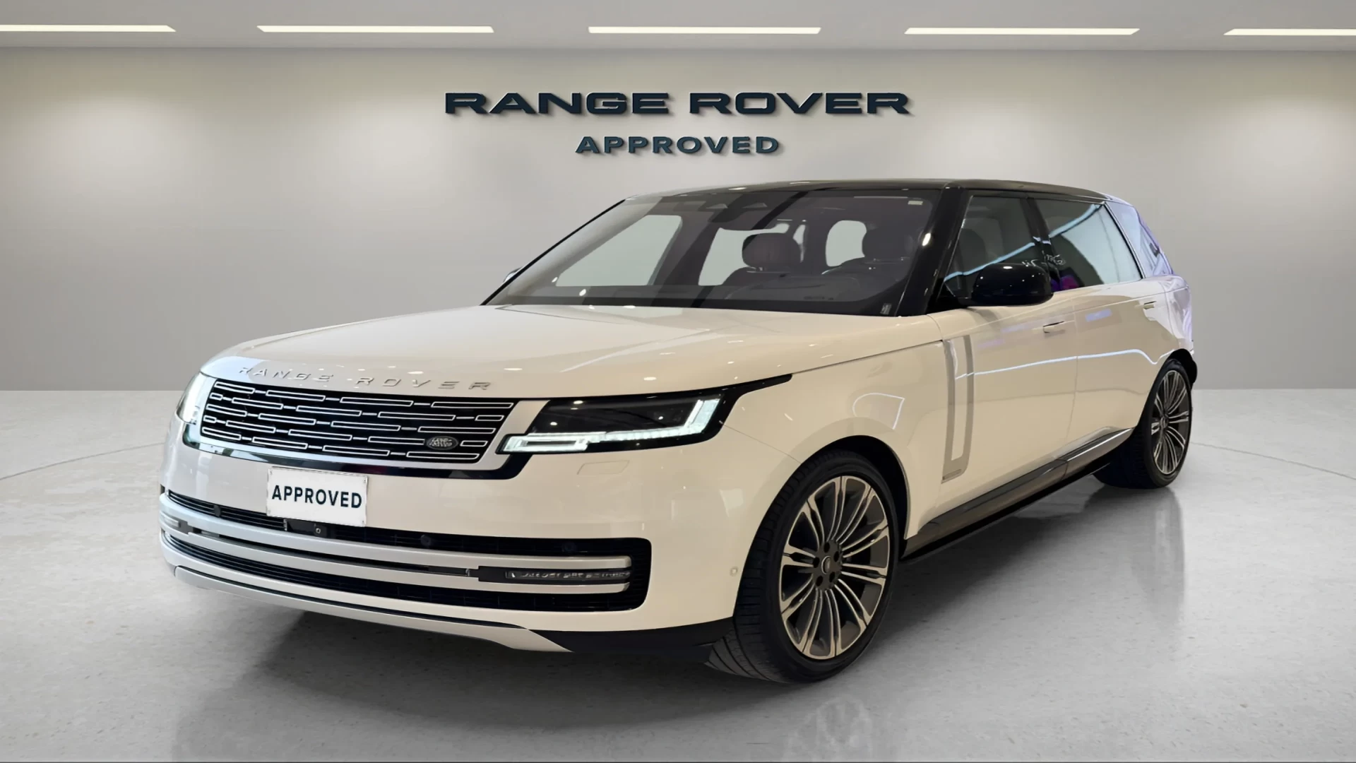 Land Rover Range Rover Autobiography 2023 in Saudi Arabia