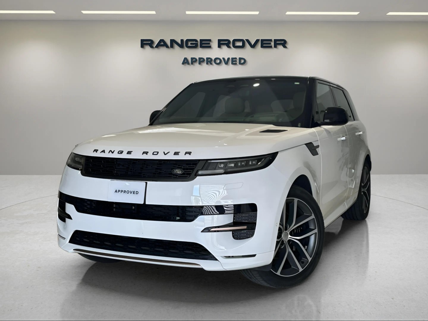 Land Rover Range Rover Sport Dynamic Hse 2024 in Saudi Arabia