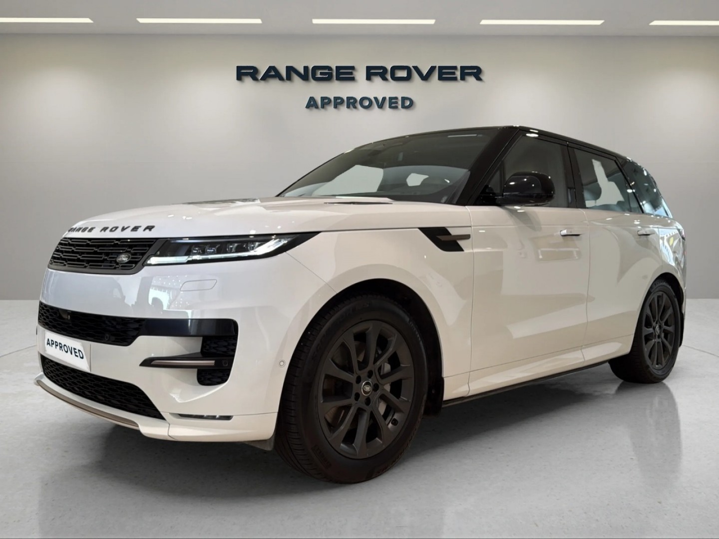 Land Rover Range Rover Sport Dynamic Se 2025 in Saudi Arabia