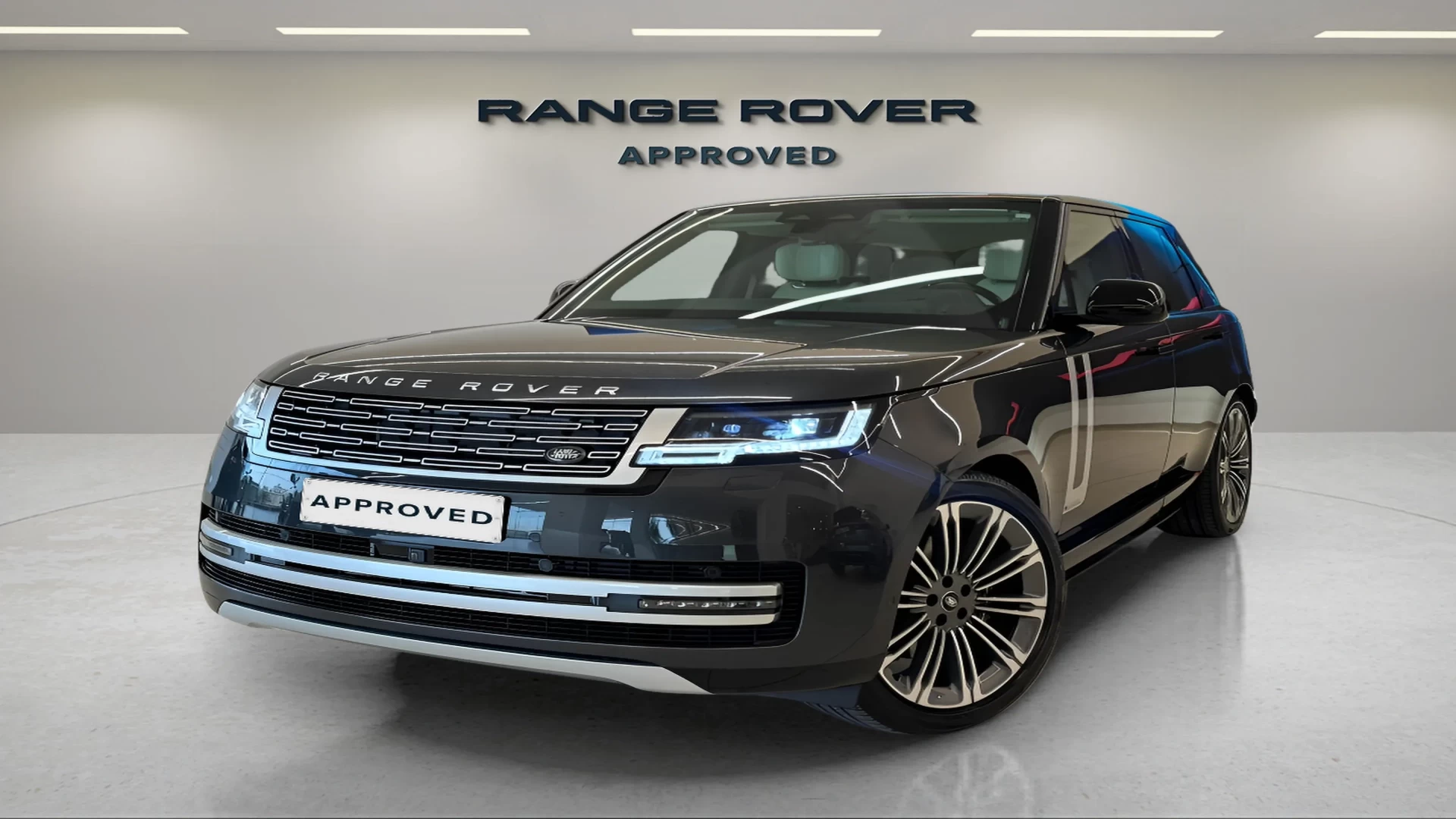 Land Rover Range Rover Autobiography 2025 in Saudi Arabia