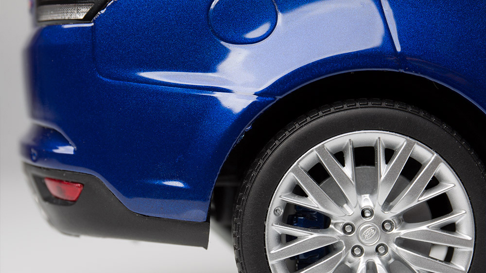 Range Rover Sport SVR 1:18 Scale Model 9