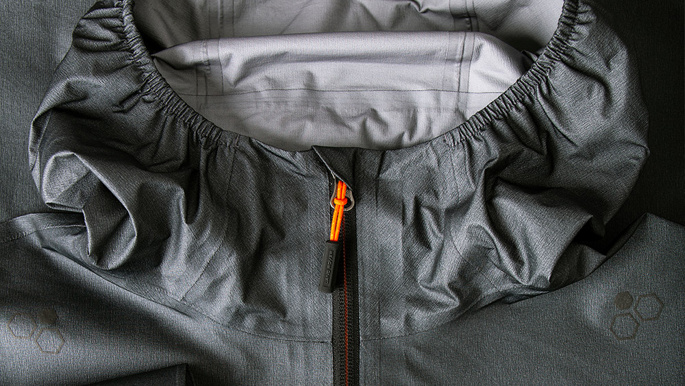 Shop Land Rover MEN'S GORE-TEX PACKABLE JACK in Kuwait