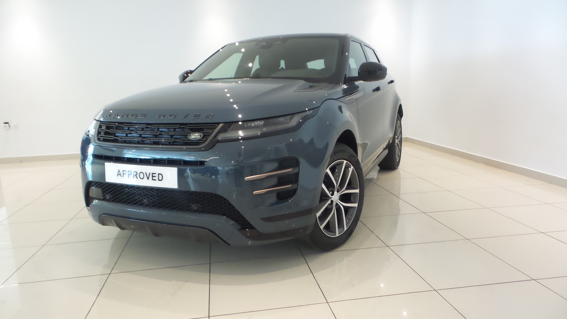Land Rover Range Rover Evoque D165 Dynamic Se 2024 in Morocco