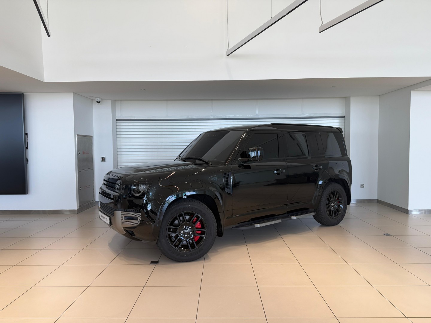Land Rover Defender 110 2.0i4 S Phev 404p 2025 in Qatar