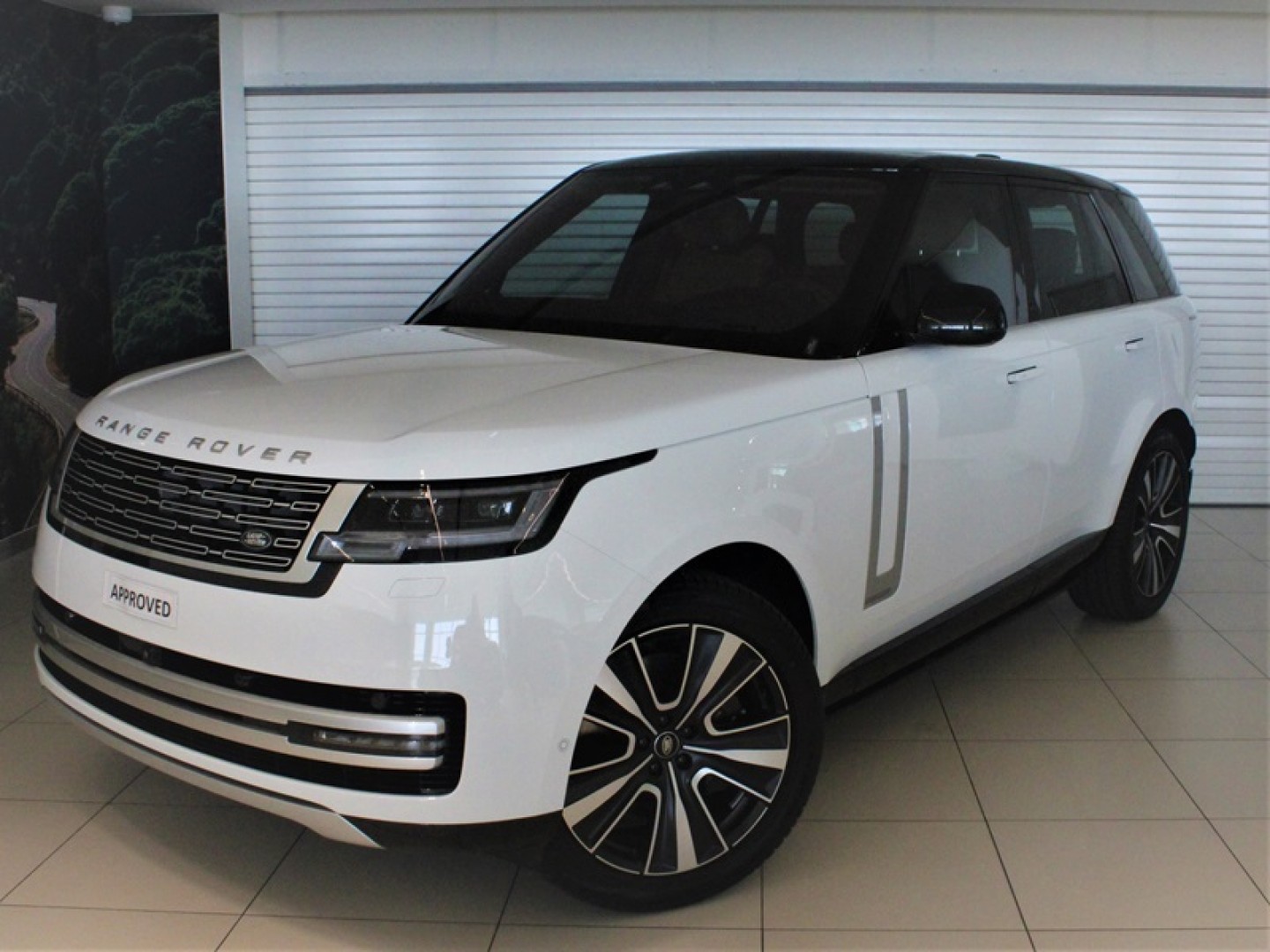 Land Rover Range Rover Autobiography 2023 in Qatar