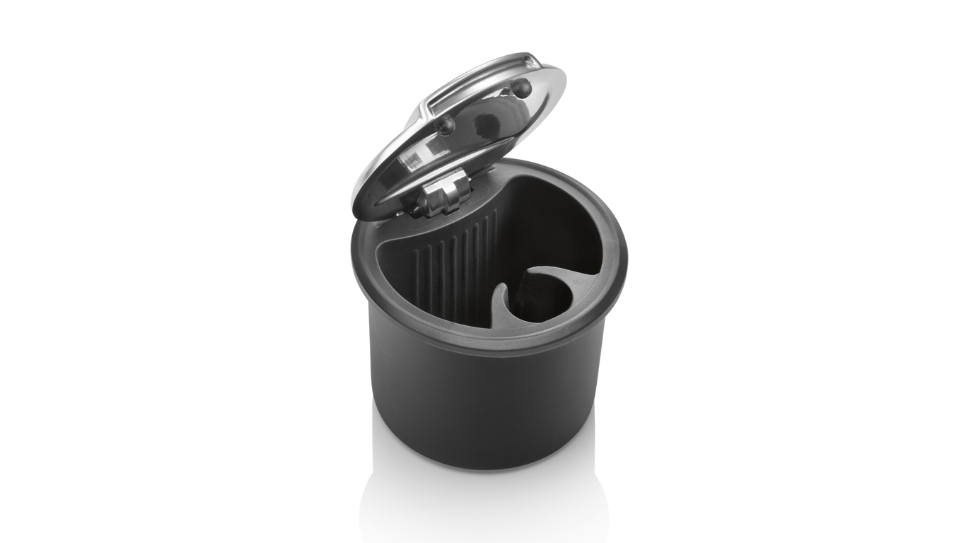 Get Land Rover Smoker's Pack - Lighter Socket At QAR 80.00