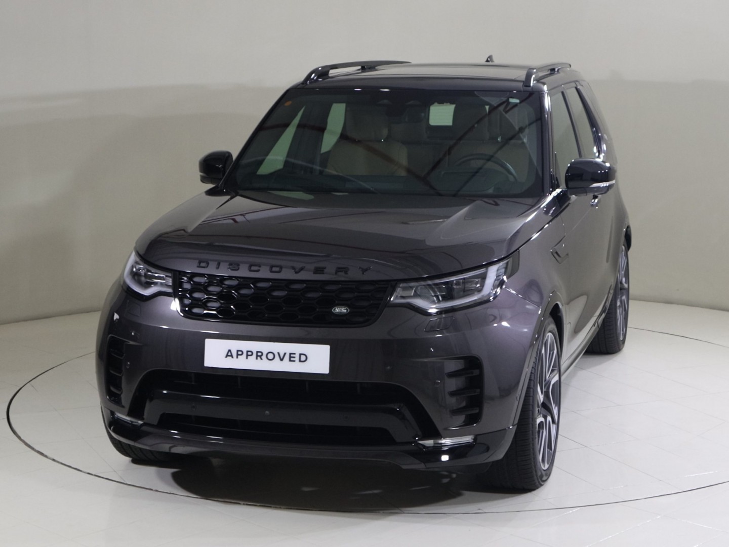 Land Rover Discovery Dynamic Hse 2024 in Uae