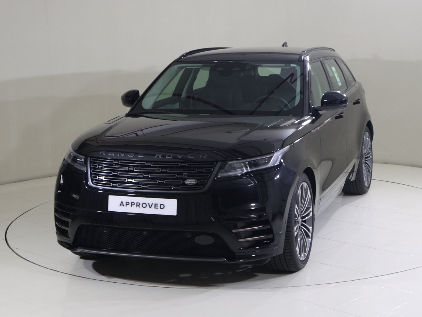 Land Rover Range Rover Velar Dynamic Se 2025 in Uae
