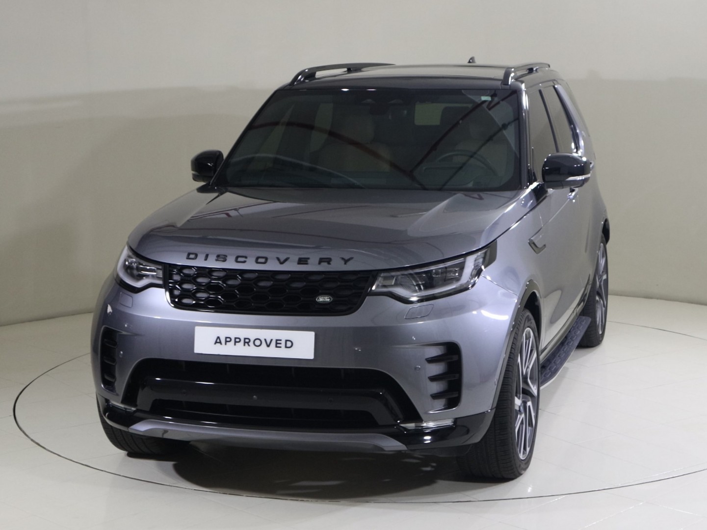 Land Rover Discovery Dynamic Hse 2024 in Uae