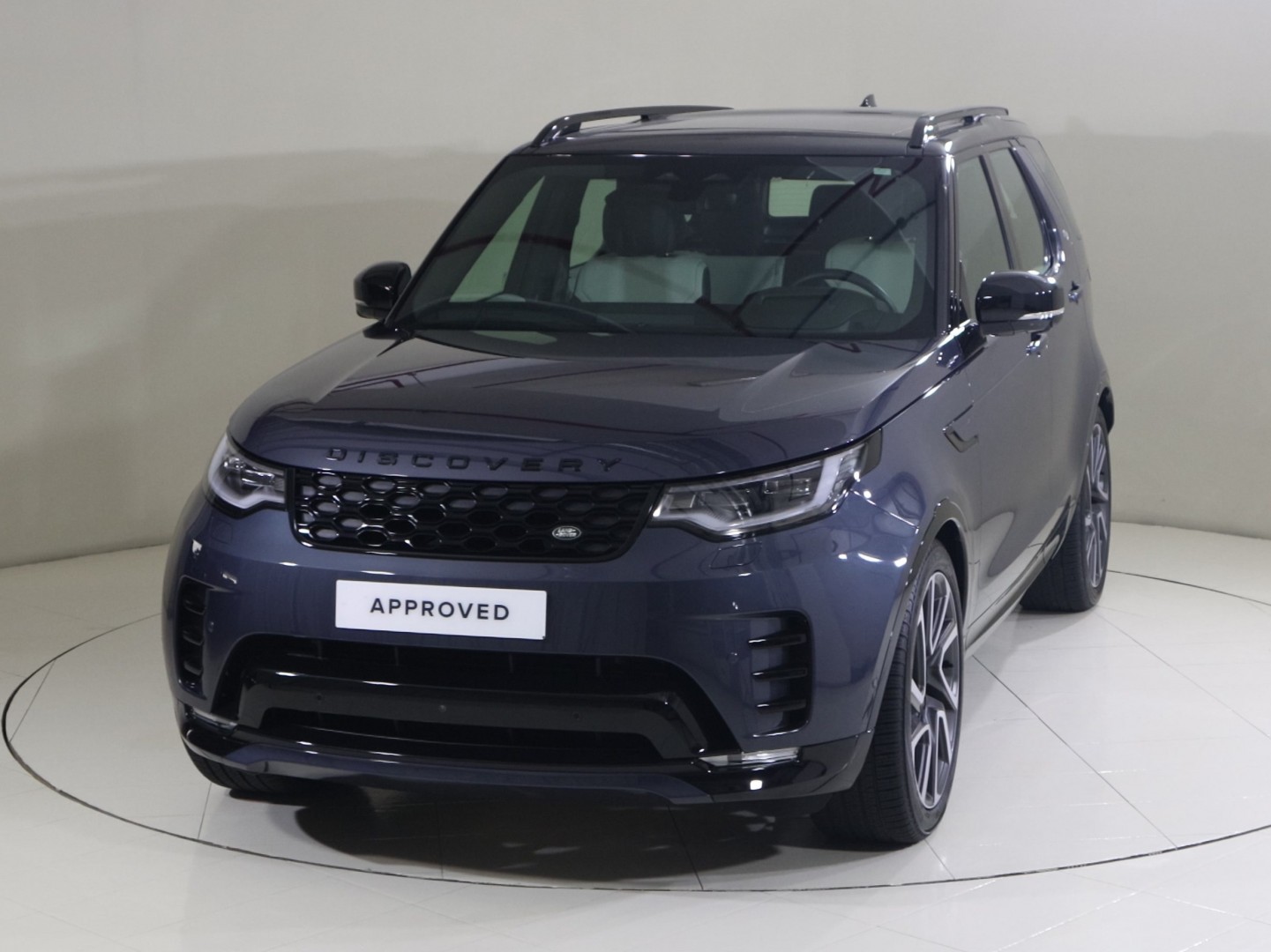 Land Rover Discovery Dynamic Hse 2024 in Uae
