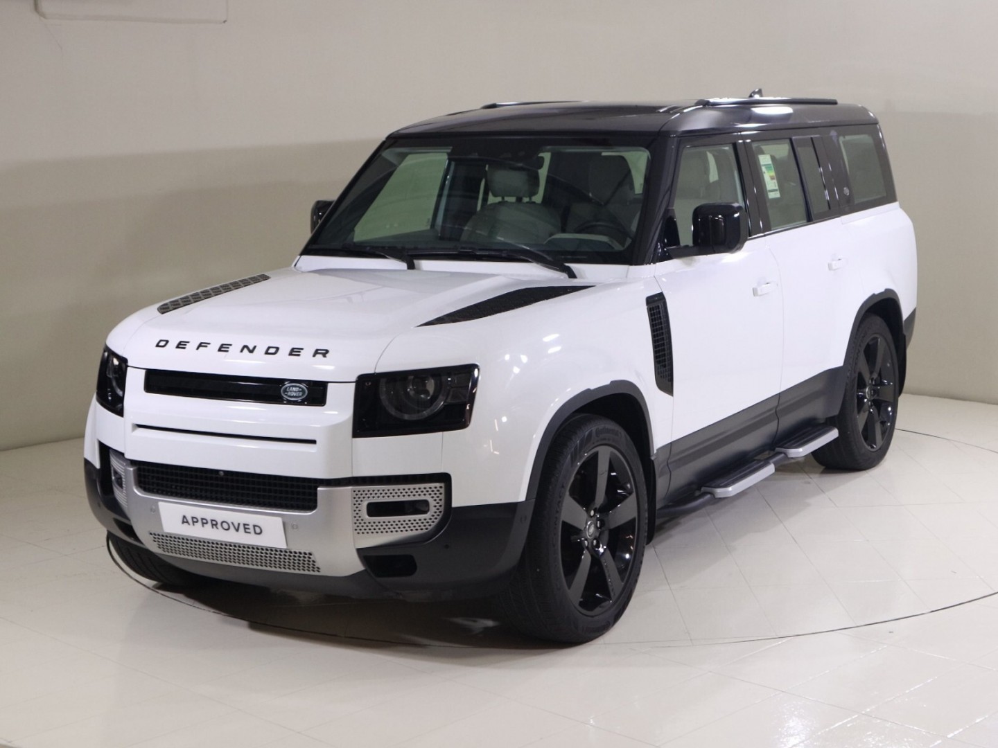 Land Rover Defender 130 Se 2023 in Uae