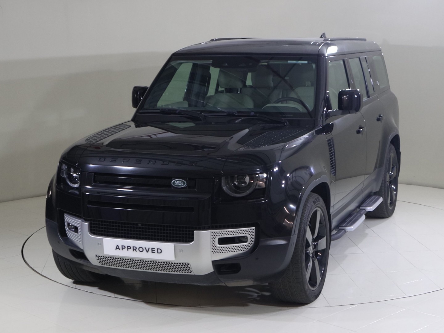 Land Rover Defender 130 Se 2023 in Uae