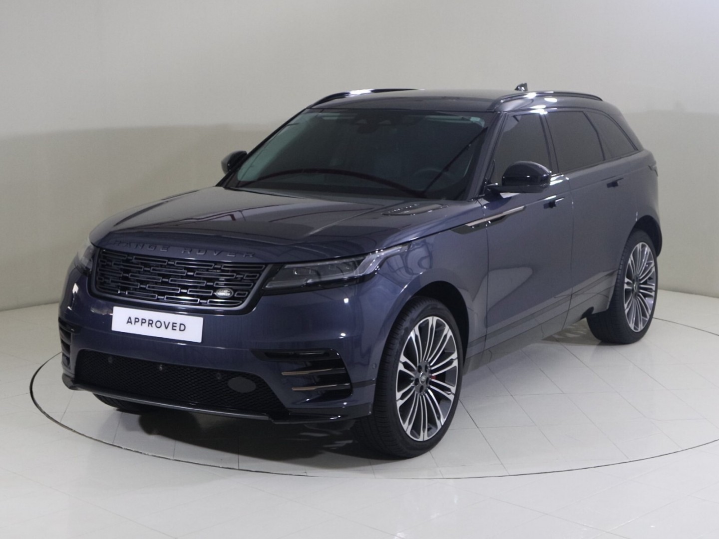 Land Rover Range Rover Velar Dynamic Se 2025 in Uae