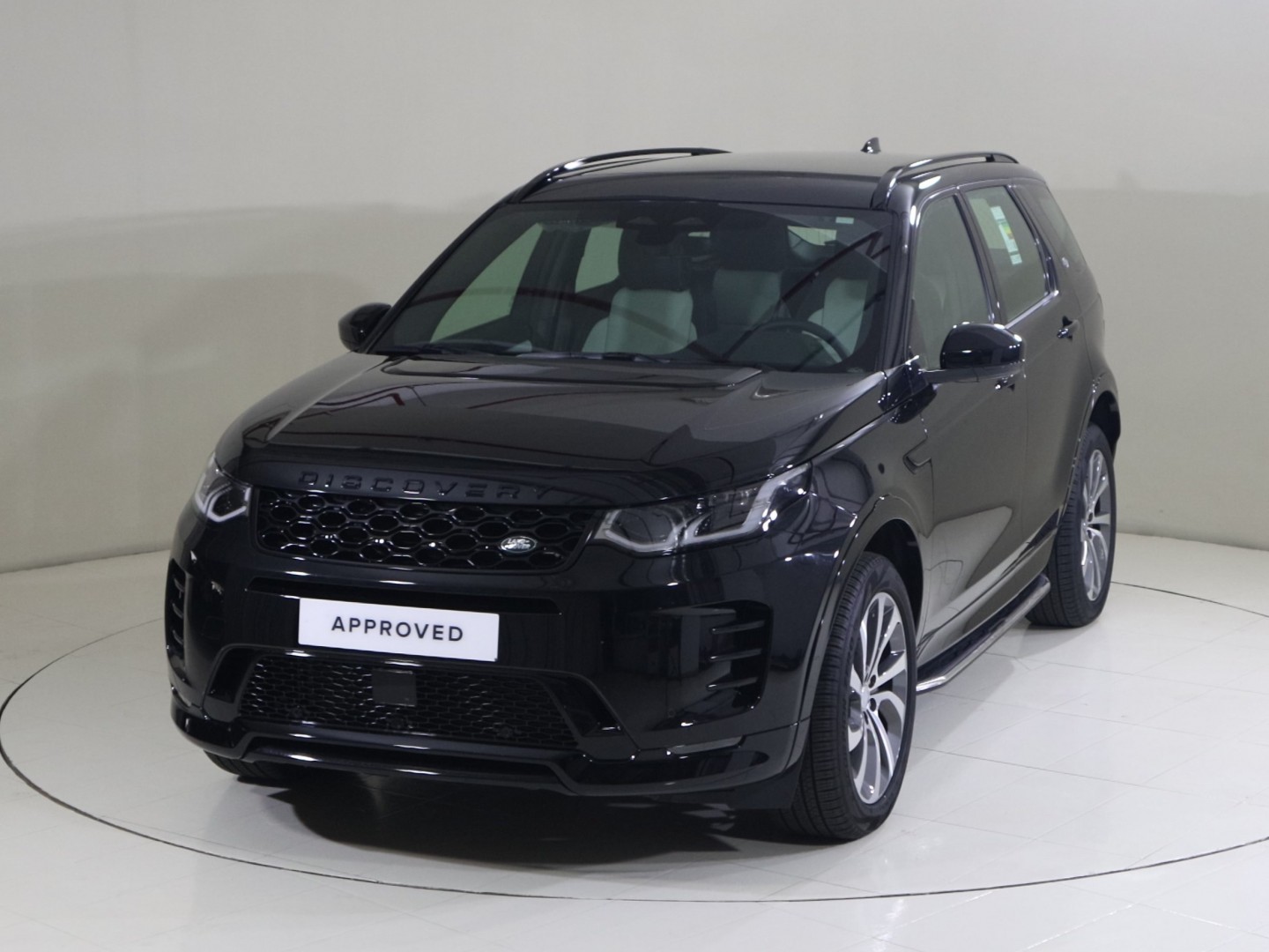 Land Rover Discovery Sport Dynamic Se 2024 in Uae