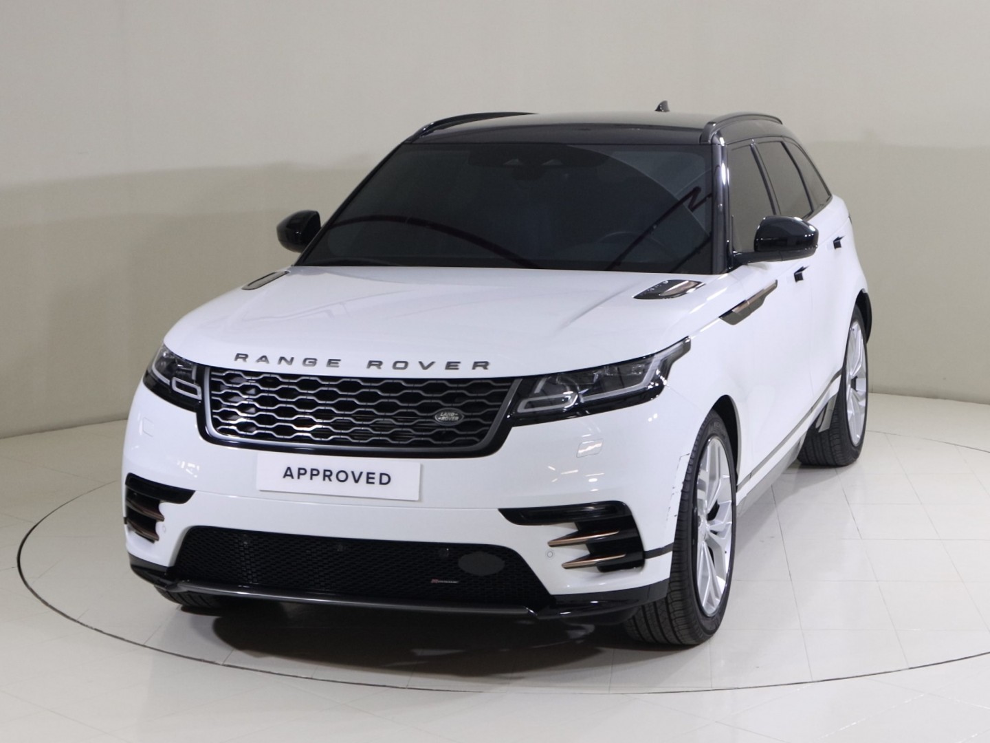 Land Rover Range Rover Velar R-dynamic Se 2023 in Uae