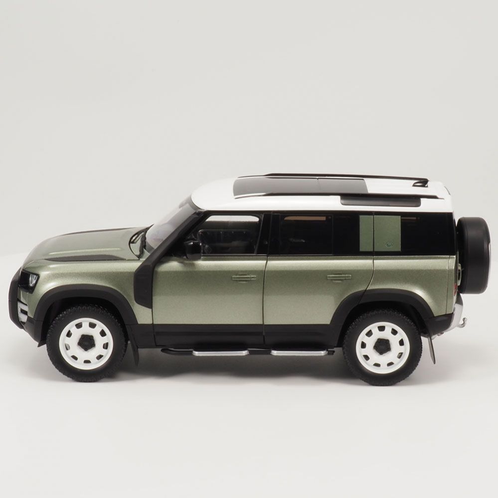 DEFENDER 110 SCALE MODEL 1:18 - PANGEA GREEN 6